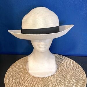 NWOT Women’s Sun N Sand White and Black UPF 50+ Adjustable Size Sun Hat